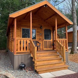 Lakewood Park Campground - Luxury Cabin